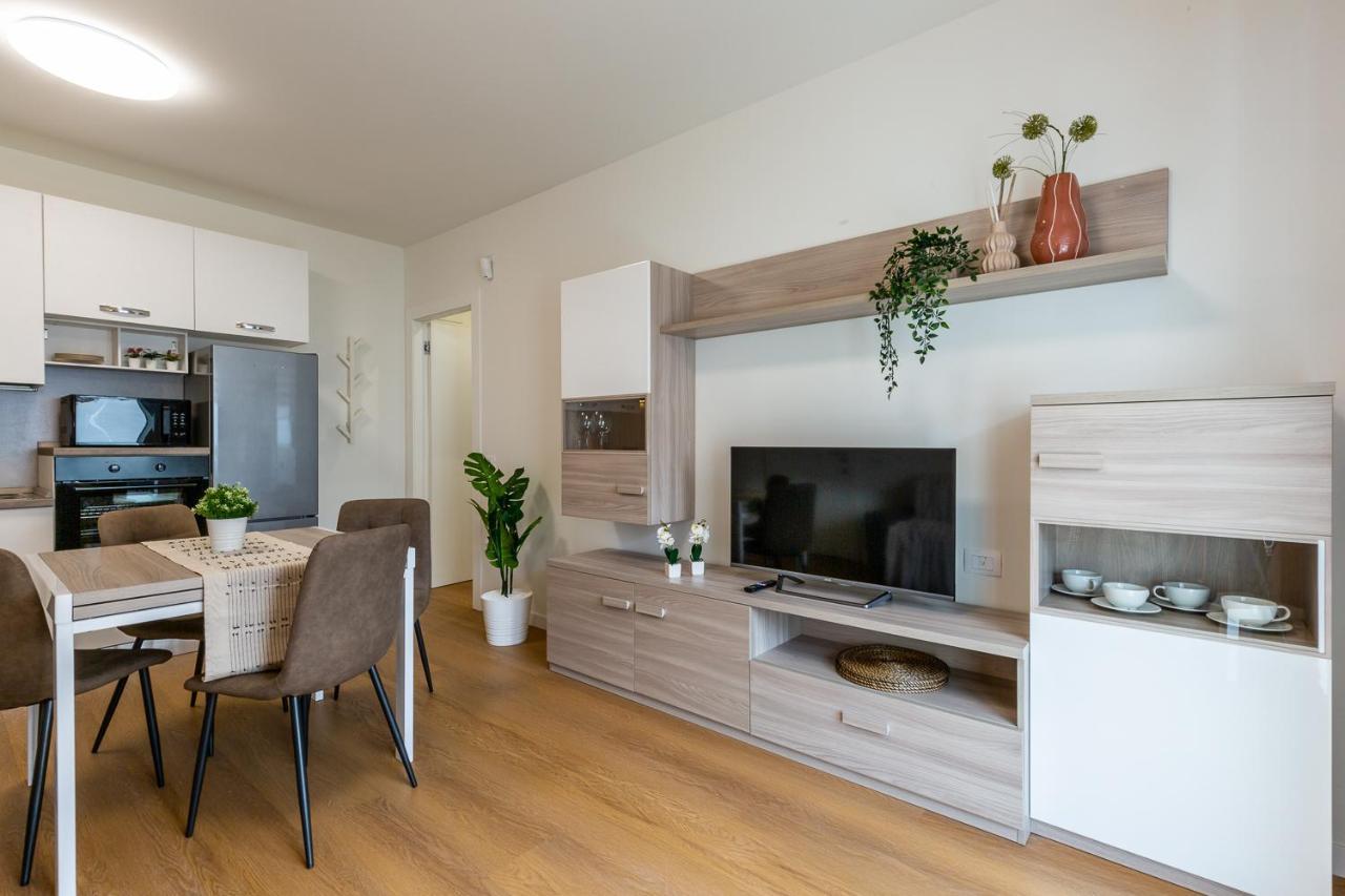 Colombo Palace - Viale Colombo 358 Quartu SantʼElena Εξωτερικό φωτογραφία